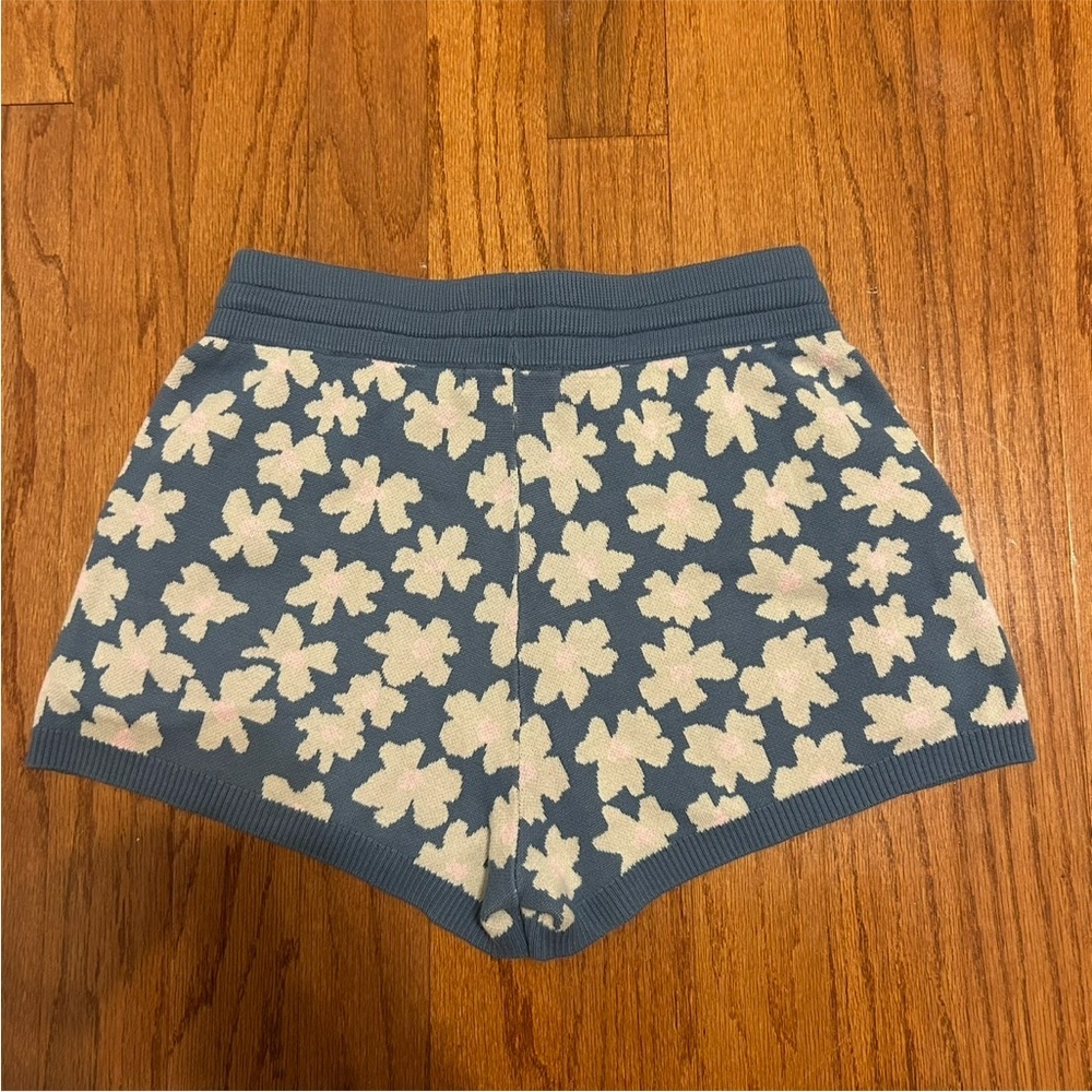 Floral Knit Drawstring Shorts in Blue and Cream - Picture 3 of 7